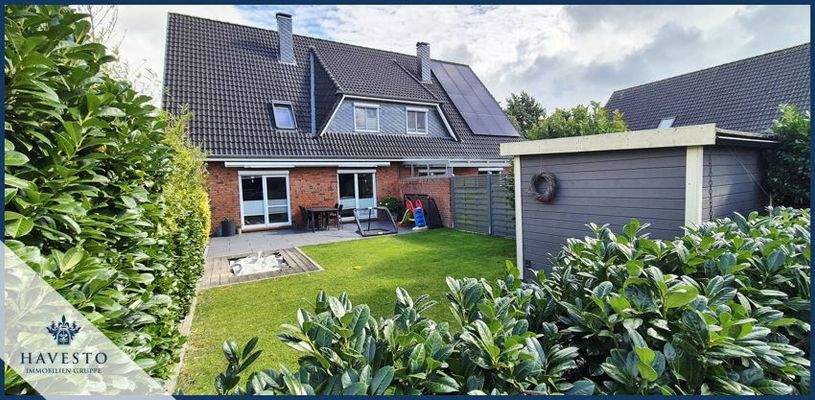 Blick in den wunderschönen vorderen Gartenbereich