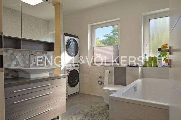 Modernes Bad im Obergeschoss...