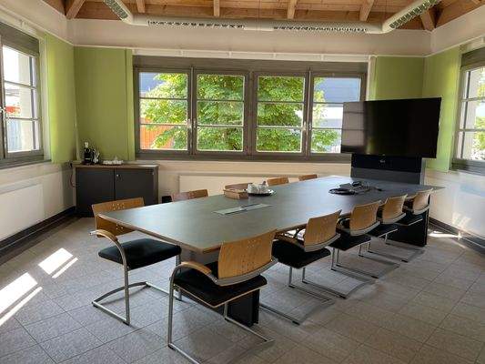 Büro- oder Konferenzraum im Erdgeschoss