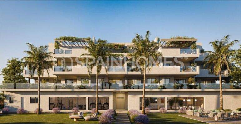 Coastal Houses with Solariums and Pool in Malaga