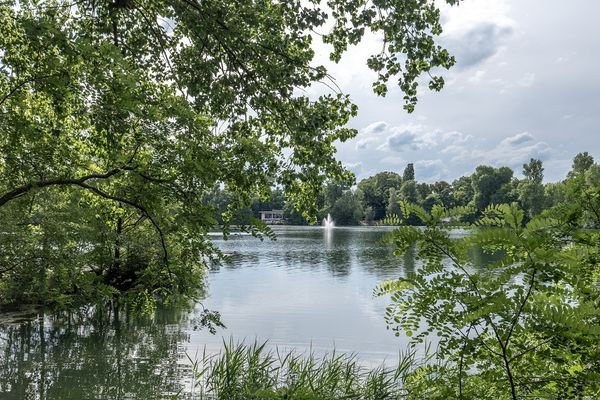 Blick auf den idyllischen Weißen See