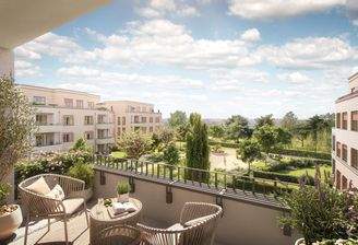 Balkon mit Ausblick in attraktive Grünanlagen