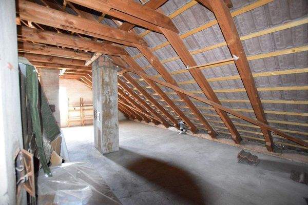 Dachboden - Ausbau als Wohnung möglich