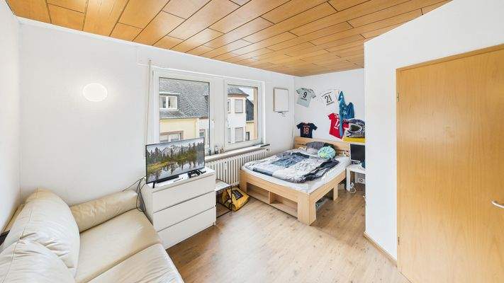 CAM01984G0-PR0520-STILL012