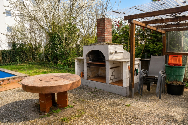 8 ... mit Grillplatz.png