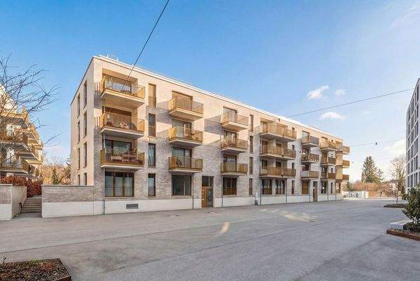 Gepflegter und moderner Innenhof