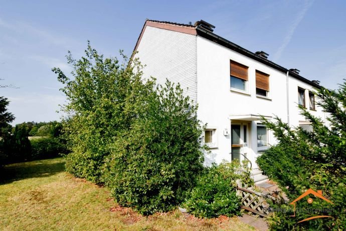 Bielefeld-Senne: Reihenendhaus in gehobener Lage mit weitläufigem Garten und Fernblick