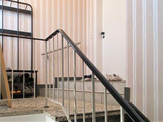 Treppe vor der DG-Wohnung