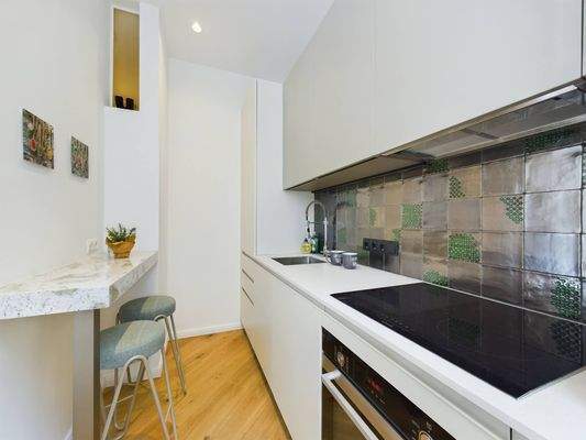 c3aeb8e7-c220-41d1-a55b-6accc551a8ea