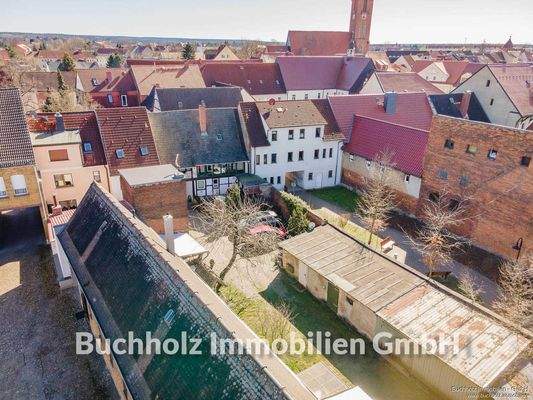 Rückwärtige Grundstücks-und Hausansicht