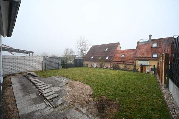 Garten (mittlerweile fertig gestellt)