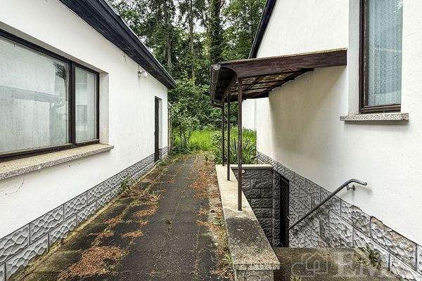 Außenzugang zum Keller Haupthaus