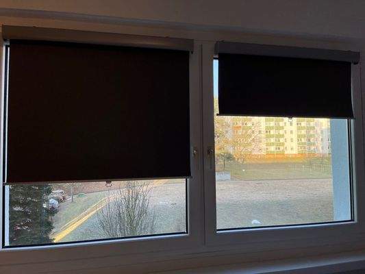 Blickdichte Rollos im Schlafzimmer