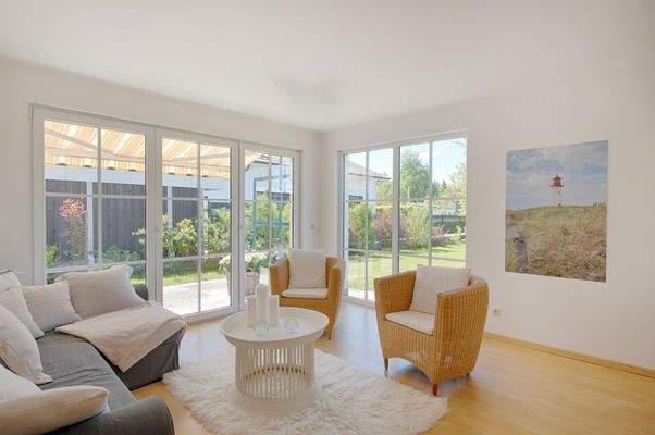 Lichtdurchfluteter Wohnbereich 