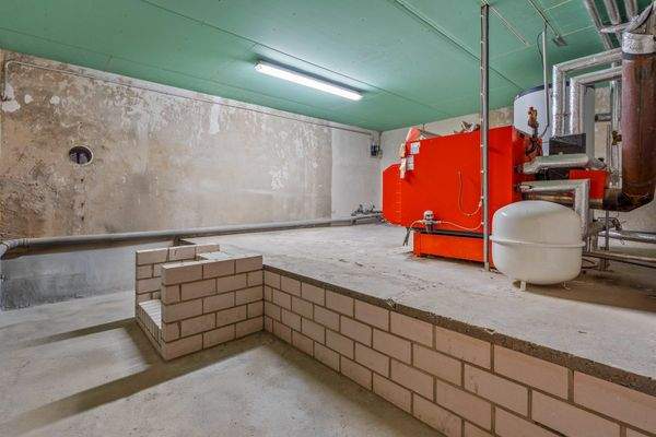 Heizungsraum im Vorraum im Souterrain