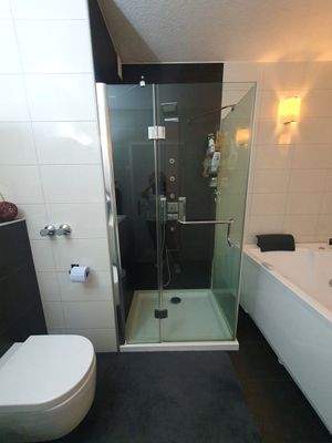 Separate Dusche, 1.OG