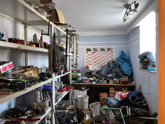 kleiner Abstell-/ Kellerraum im Erdgeschoss