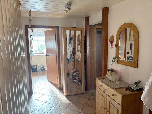 heller Eingangsbereich im EG