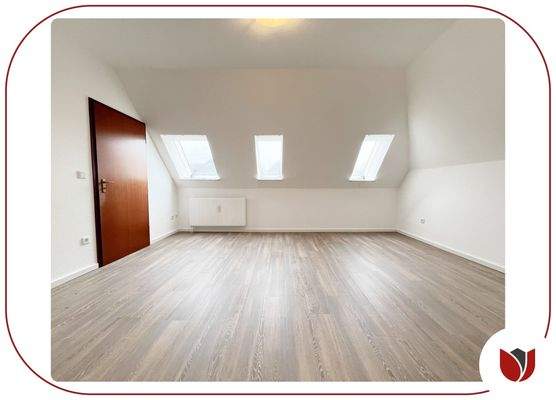 Geräumig und Gemütlich: das Schlafzimmer mit moderater Schräge