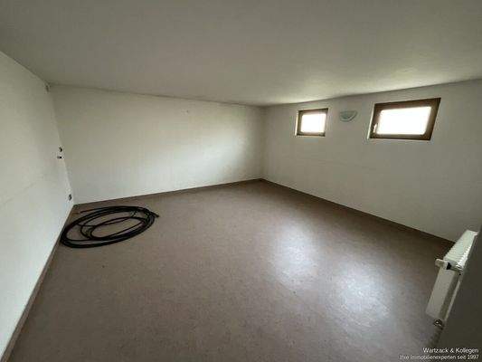 großer Kellerraum