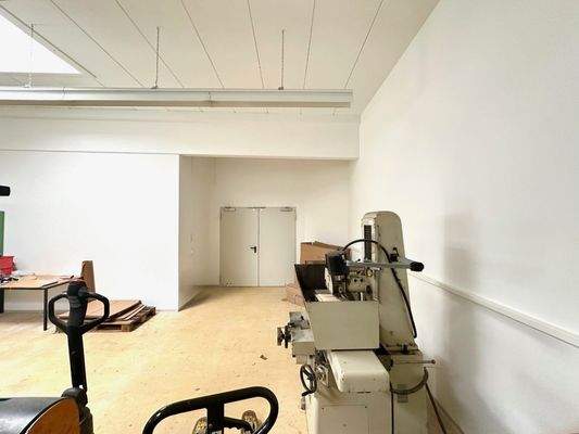 03. Eingang Lagerhalle.jpg