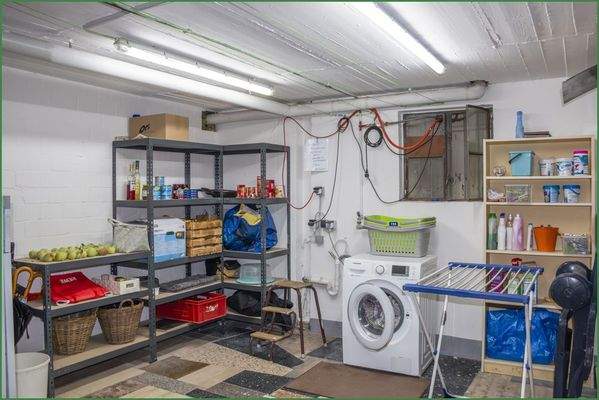 Wasch,- Heizungsraum im Untergeschoss