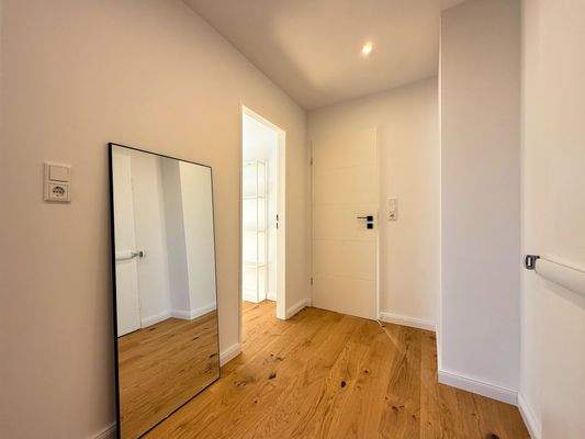 Flur zum Schlafzimmer & Bad