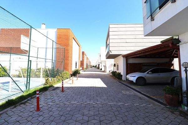 Villa with Fireplace in a Complex with Pool in Döşemealtı Antalya