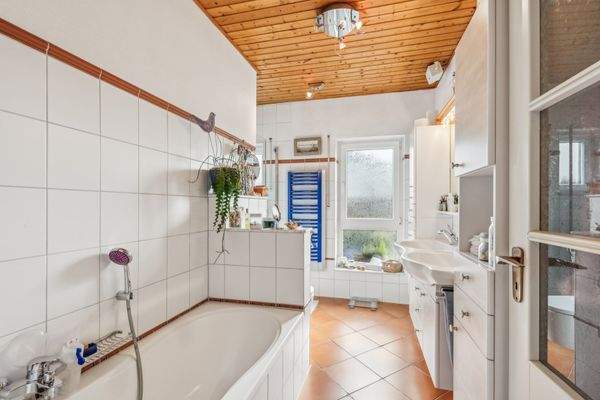 Badezimmer Erdgeschoss