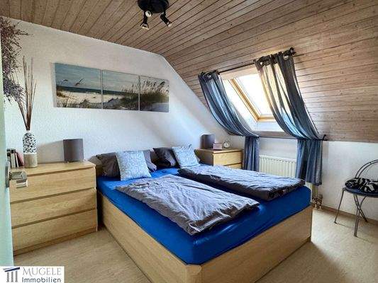 Schlafzimmer/Kinderzimmer DG