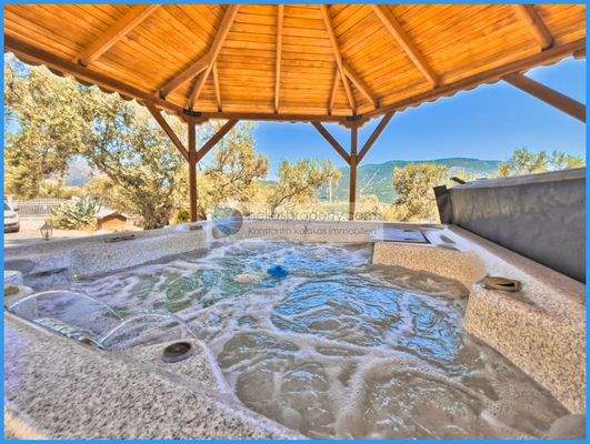 a5ead0472ff840efa074a780fc0ab212-original