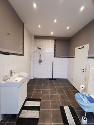 Modernes Badezimmer5.jpg