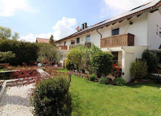 großer und ruhiger Garten