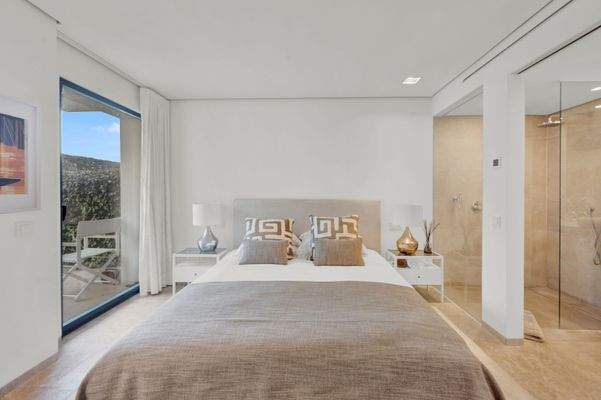 2nd Master bedroom in apartment in Portals Nous 2