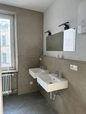 Modernes Badezimmer