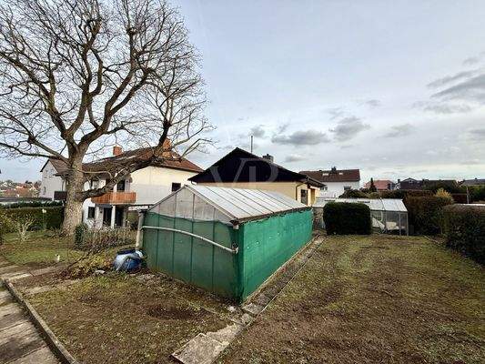 Großzügiger Garten