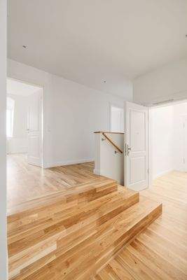 Flur mit Eingangsbereich.jpg