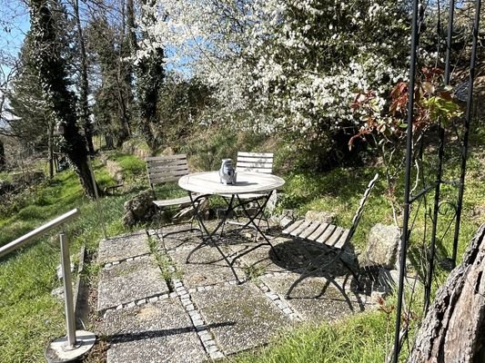 Charmanter Gartensitzbereich