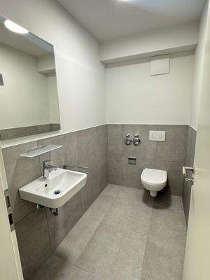 Separates Gäste WC.JPG