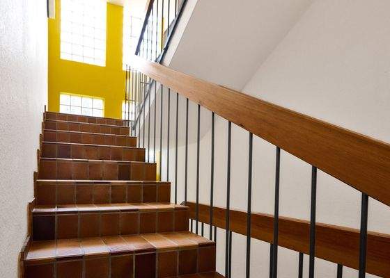 Das Treppenhaus zu den Wohnungen