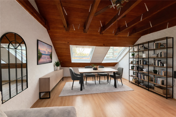 Wohnzimmer Essbereich DG