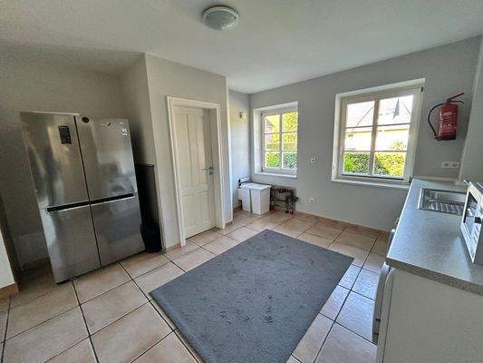 1020098_11_Hauswirtschaftsraum mit Speisekammer.jp