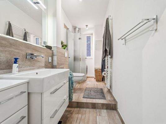 Badezimmer Ansicht 1