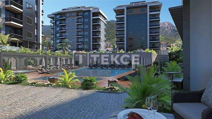 Flats with a Shared Pool Close to Social Amenities in Alanya