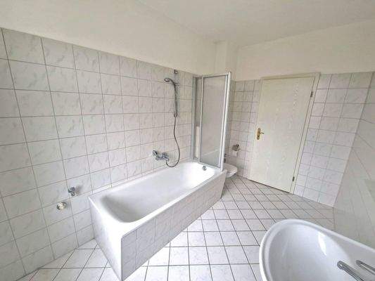 ...mit Badewanne und WM-Anschluss 2-Raum-Wohnung