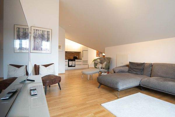 Wohnbereich Blick Küche.jpg