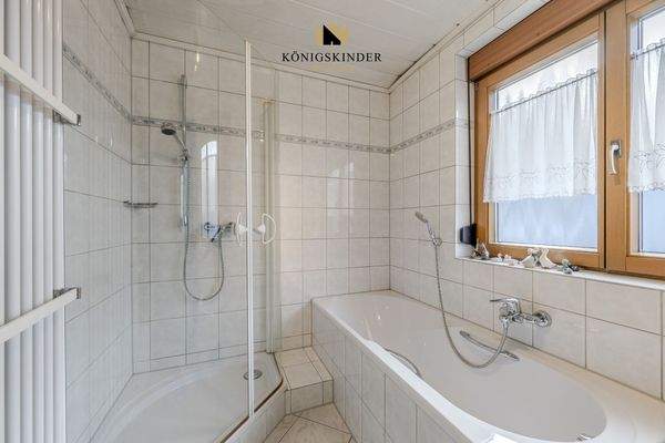 gelangt man in den Anbau...