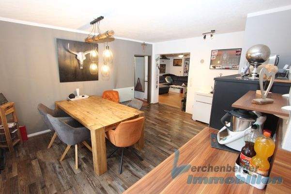 Küche mit Essbereich