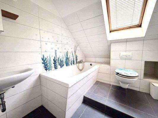 Bad mit Tageslichtfenster.jpg