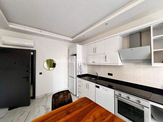 Ready to Move Flat for Sale in a Complex with a Pool in Alanya